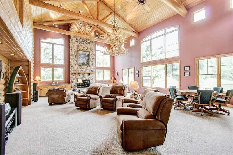 meet reeseville singles Browse our reeseville, wi single-family homes for sale view property photos and listing details of available homes on the market. meet reeseville singles Browse our reeseville, wi single-family homes for sale view property photos and listing details of available homes on the market.