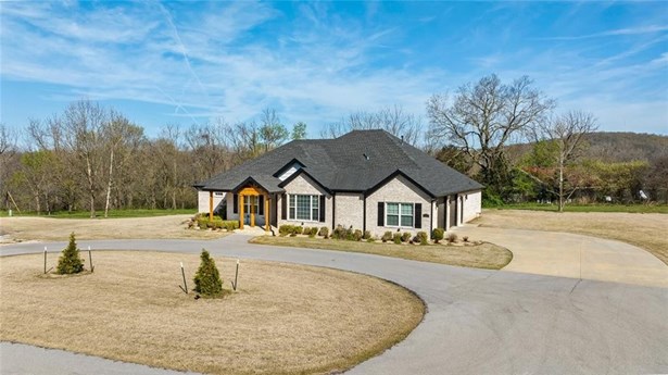Country,Estate,Traditional, House - Fayetteville, AR