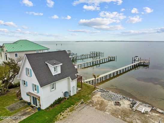 Single Family Residence - Harkers Island, NC