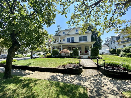 Single Family Residence, Colonial - Avon-by-the-sea, NJ