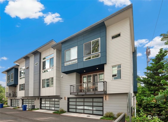 Gorgeous 4 bedrooms 3.5 baths modern townhome with attached 2 car garage.
