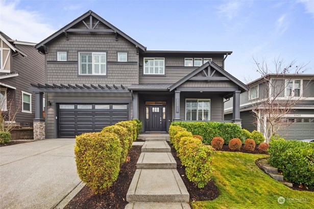 Welcome Home! Great Curb Appeal with New Exterior Paint!