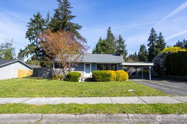 Welcome to 6415 191st Street SW
