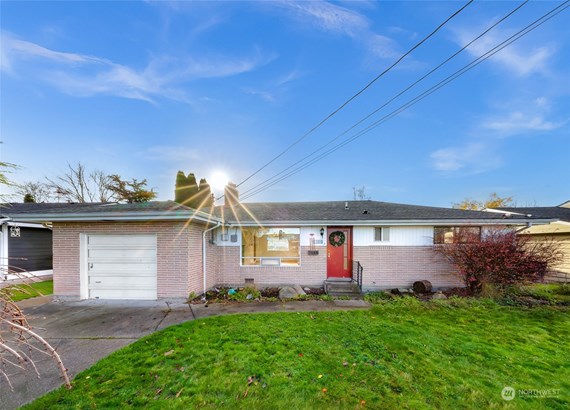 410 Simons Ave, Burlington, WA 98233