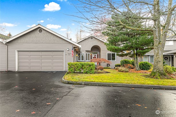 Super curb appeal beautifully landscaped on a quiet cut de sac.