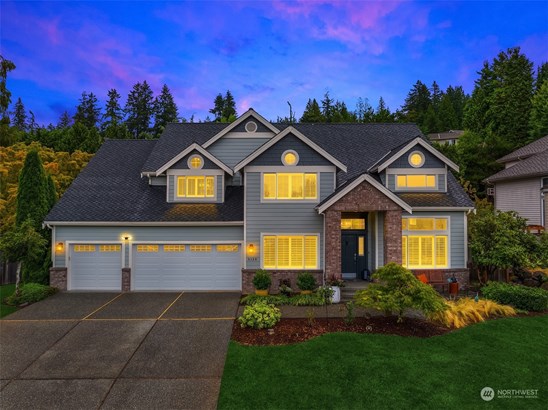 Welcome home to Dobb’s Mill, a lovely neighborhood in “Sammamish” that isn’t on the Plateau. It feels more like Redmond. In fact, it’s literally less than a minute to 520.