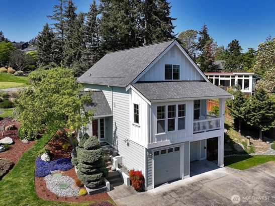 Welcome to The Bungalows at Holmes Harbor, a 21 unit, single-family community on approximately 23.6 acres along the east side of the 18th Fairway at Holmes Harbor.  Come visit us at our Open House this Saturday, May 10th 1-3 pm!