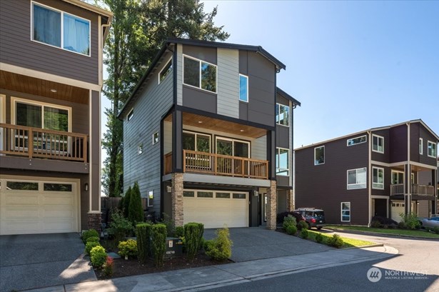 Welcoming Open Floor Plan