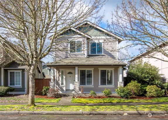 Welcome home to this adorable 2-story in Stonegate @ Avonlea!! Very well maintained, new carpet, new interior paint, low maintenance, fully fenced.