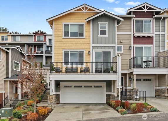 4 bedroom, 3.25 bath end unit with 2 car garage