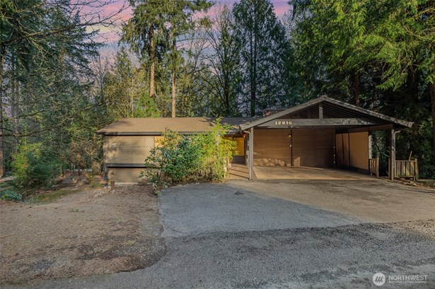 Amazing opportunity to bring your vision to life with this spacious 5-bedroom, 2.5-bath home in the highly sought-after Finn Hill neighborhood of Kirkland!
