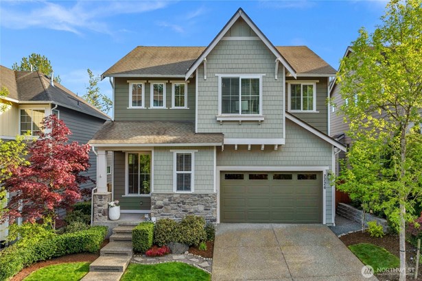 Welcome to Shadowood Estates! This gorgeous Eastern facing home boasts 3054 square feet of living!
