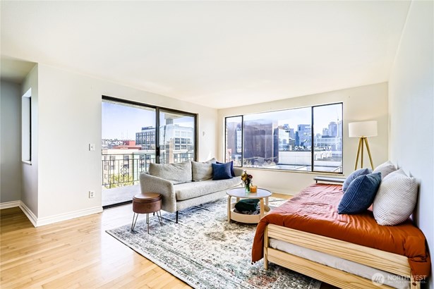 Looking South and East from the living room, you can see Downtown, the Space Needle, and Capitol Hill.
