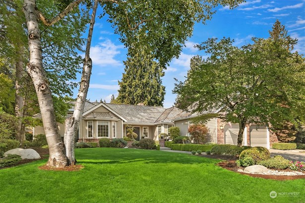 Welcome home to Timberline, the northernmost neighborhood on the sought after Sammamish Plateau