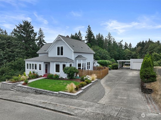 Old-World Charm on Acreage! This Lovingly Maintained Home Has Only Had Two Owners, and this this is the First Time on Market Since the 70&#39;s!