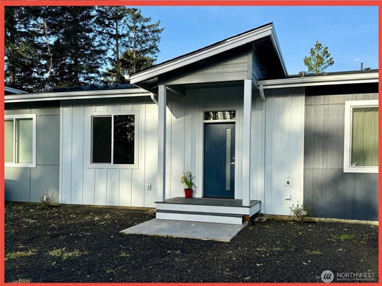 New Contemporary Living at Ocean Shores, WA!