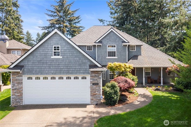 Gorgeous curb appeal greets you as you arrive at this classic home in the coveted Braebryn Community in Gem Heights community.