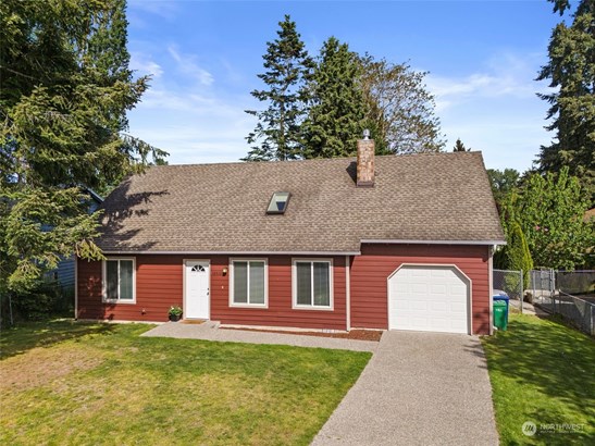 This charming 4 bedroom, 2 bath home boasts modern updates throughout.