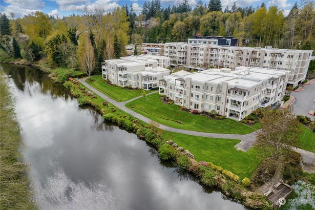 RARE find in DT Bothell with River views & close to everything!