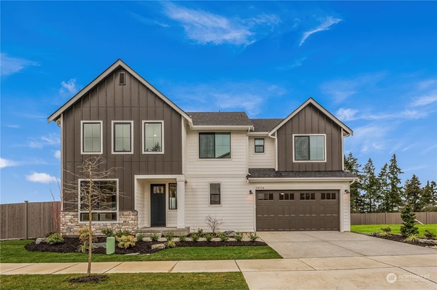 Skyline Plan 2468 Elevation A - photos of another lot in the community. Color selections and lot details will vary. Ask for details