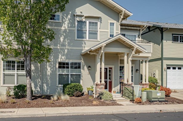 597 Mariposa Court, Ashland