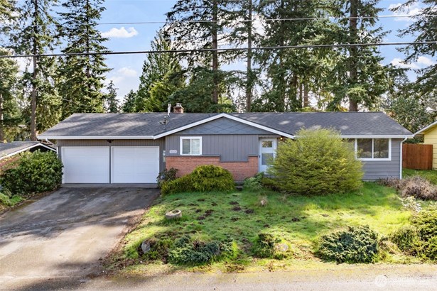 Amazing Renovated Rambler in Federal Way. This home was professionally rebuilt down to the studs all brand new.
