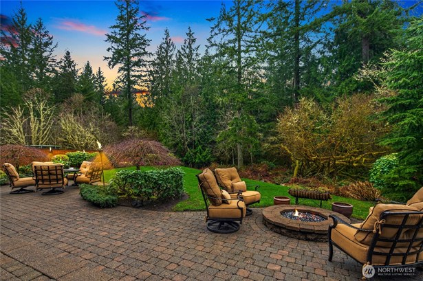 Perhaps the largest property in Parkside, perfectly set on 12,000sf+ homesite in a quiet cul-de-sac where the magic of the property unfolds.
