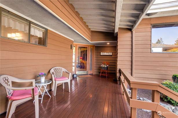 Bushels of Appeal -Covered Front Entry With Sitting Area.