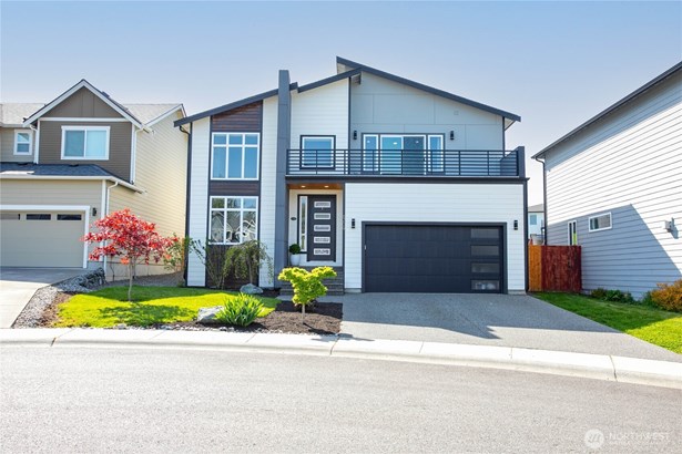 Welcome to 6209 Fernridge Court!