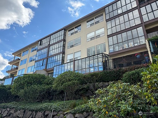 Epic waterfront view from your condo overlooking the Ballard Locks!