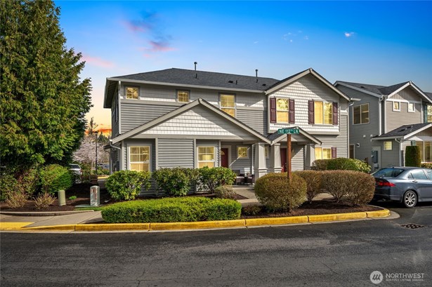 Welcome to your private sanctuary in the heart of Redmond Ridgea beautifully maintained townhome nestled on a premium corner lot in Cascara at The Villages, a vibrant and intimate 55+ community designed for active, low-maintenance living.