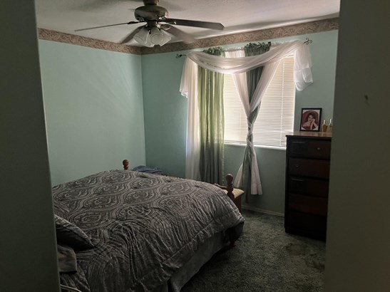 bedroom 1 E street