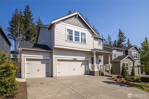 Better-than-new home in Preston Woods!