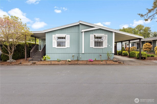 MOVE IN READY - WELL MAINTAINED HOME!