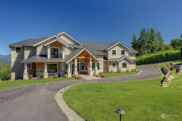 Beautiful new construction home on nearly 2 acres!