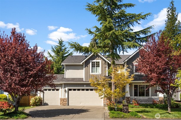 Gorgeous Curb Appeal with brand new exterior paint.