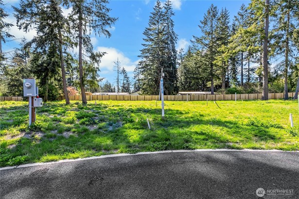 Lot 2 located at cul-de-sac