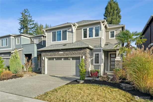 Gorgeous NW Contemporary Home in the heart of Martha Lake!