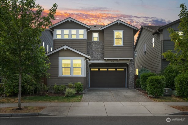 This elegant home in Bothell has been dearly loved and meticulously maintained.