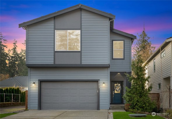 Gorgeous modern 2-story home situated in quiet beautiful neighborhood setting.