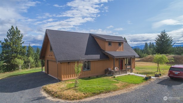 Welcome to 6673 Upper Peoh Point Rd. located minutes outside of the bustling town of Cle Elum, WA.