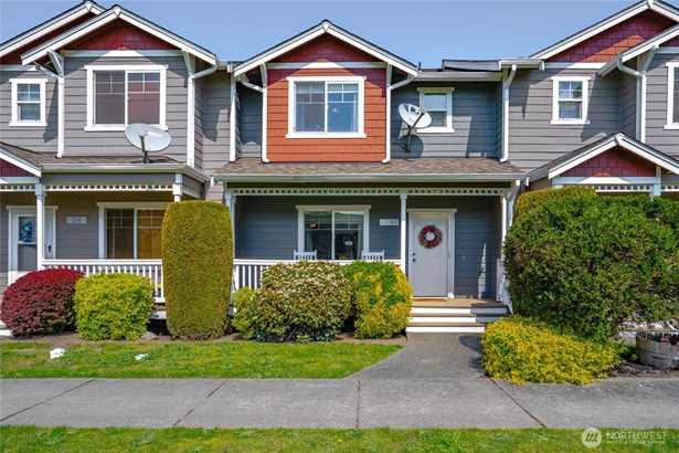 Welcome home to 316 Helen St!