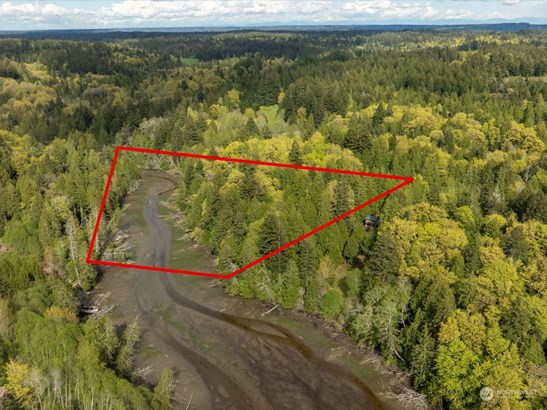 Over Ten acres for pristine property at the very end of Dutcher&#39;s Cove.
