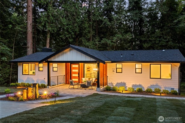 Welcome to this beautiful turn-key Issaquah home