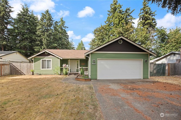 Lovely Lake Lawrence Home