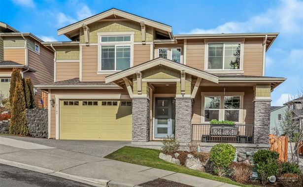Quality Built Craftsman Home in Highly Ranked Issaquah School District
