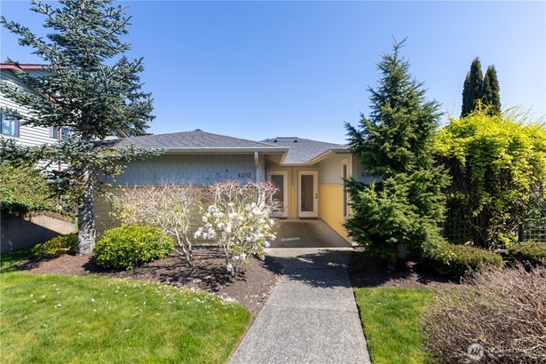 Welcome Home, Duplex style, 4304 is on the right-side.