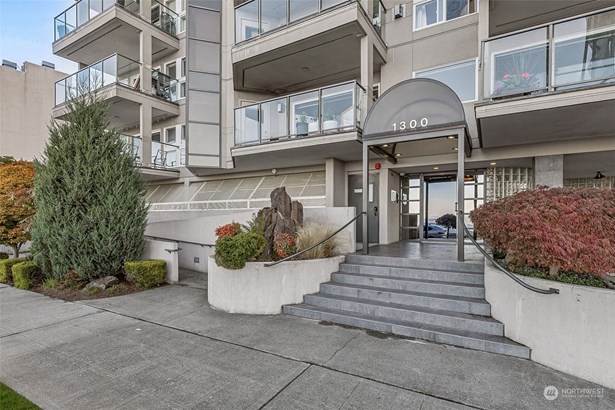 Welcome to 1300 Alki Ave- tell your friends and family that you live on Alki Beach!