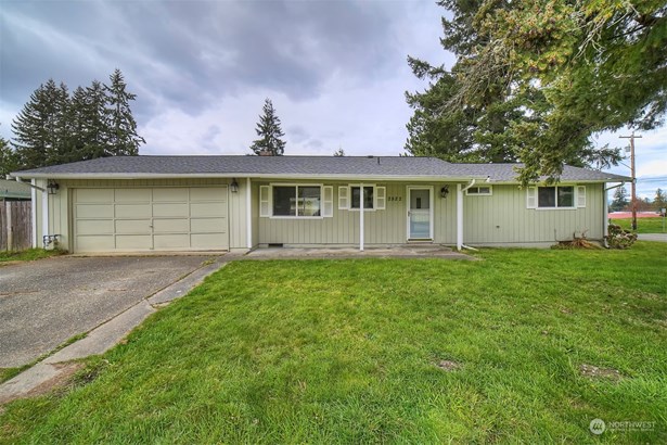 This charming rambler features 3 bedrooms and is situated on a corner lot.