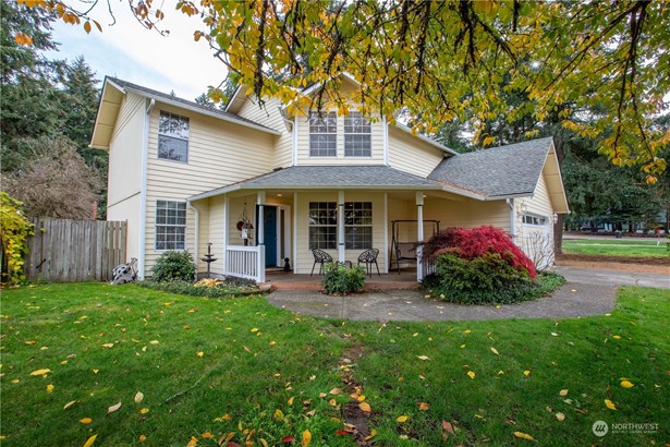 Welcome home to this amazing home in The Seasons!